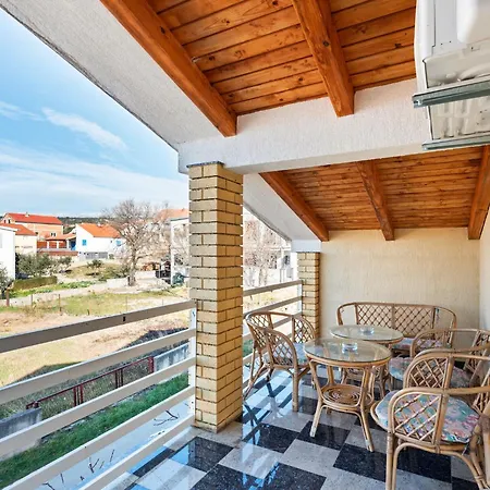Appartement Beautiful In Near Sea